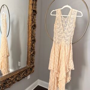 Lace High-Low V-Neck Dress in Blush